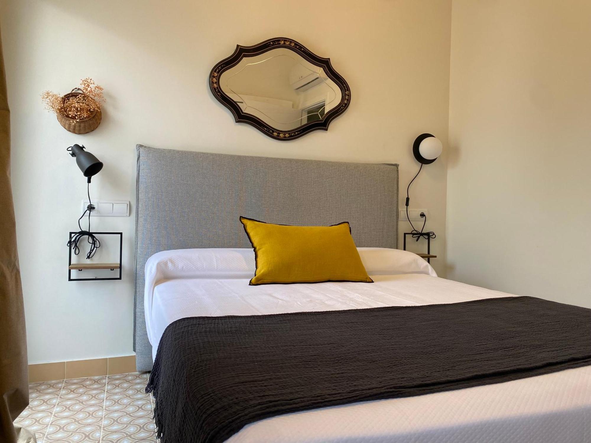 Les Filles Hotel Deltebre Kültér fotó